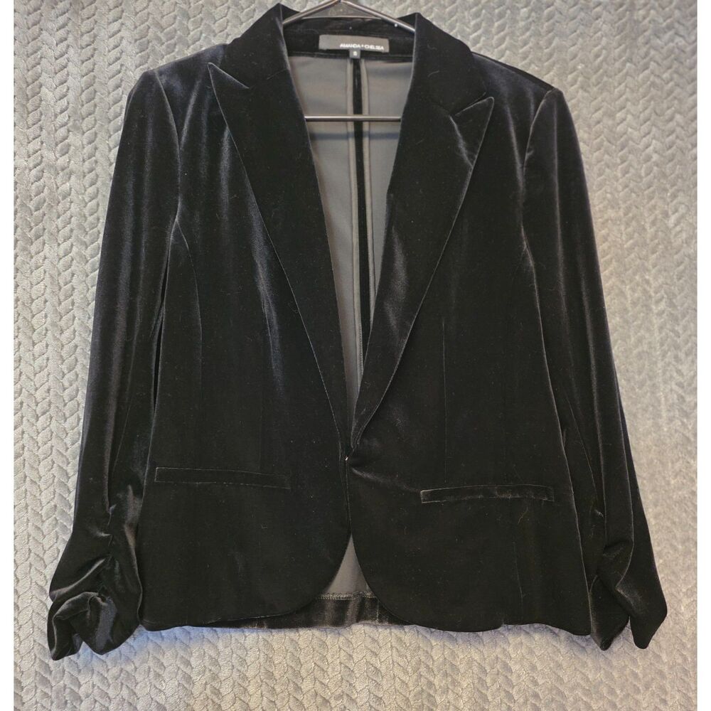 Women's Amanda & Chelsea Velvet Blazer- size 10